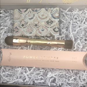 MaskCara power powder brush and Sistine quad